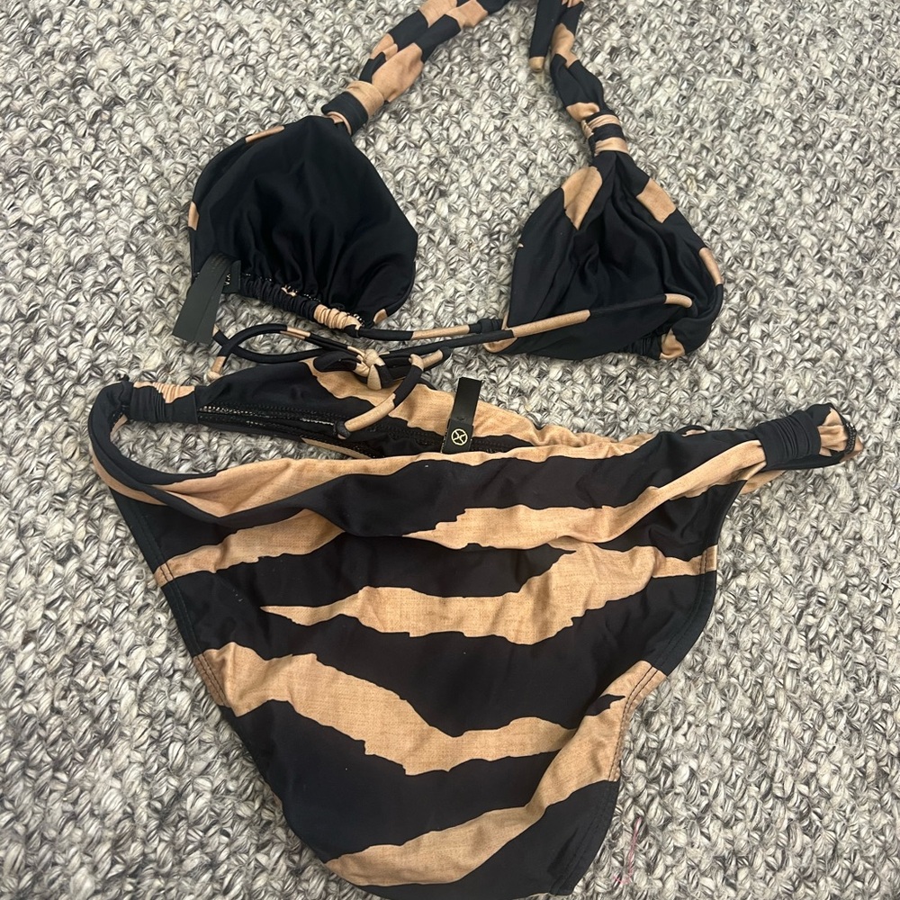 Paula hermanny bikini - Picture 2 of 3